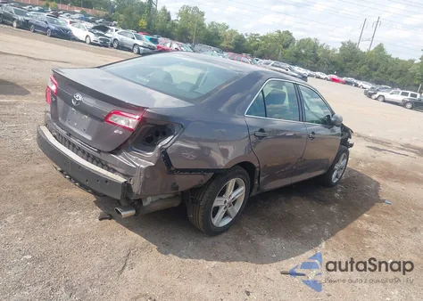 2014 Toyota Camry Se z USA, uszkodzony, nr VIN 4T1BF1FK9EU810485
